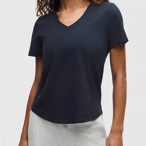 Lululemon Athletica Love V-Neck Short Sleeve Tee in Black